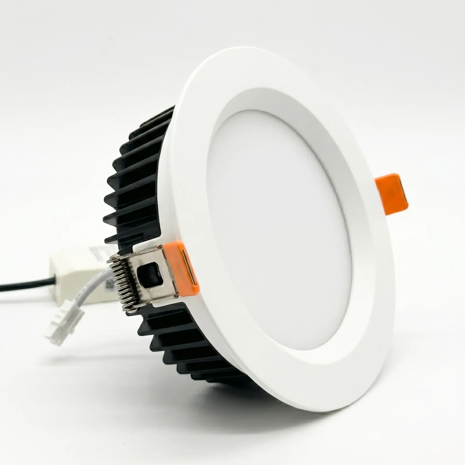 Đèn Downlight 18W - Thay đổi được, với 3 mức nhiệt độ màu 3000K - 4000K - 6000K